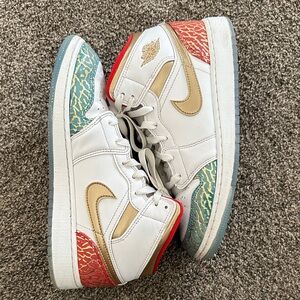 Jordan 1 Mid Sneaker UNC to Chicago (GS)
